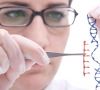 Bild für Post 90396 Moderna Therapeutics entwickelt therapeutische Proteine mithilfe von mRNA-Technologie. Der US-Konzern gilt dieses Jahr als drittbester Arbeitgeber in der Biotech-Branche. „Herausragende Wissenschaft ist notwendig, um herausragende Medizin zu entwickeln“, kommentiert CEO Stéphane Bancel die Auszeichnung. „Ein Unternehmen kann ohne die richtige Arbeitsumgebung und Kultur keine herausragende Wissenschaft hervorbringen.“ 2015 lag das Unternehmen noch auf Platz 7.